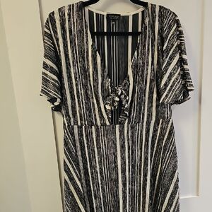 Topshop Black and White Flutter Sleeve Maxi Sundress Size 10